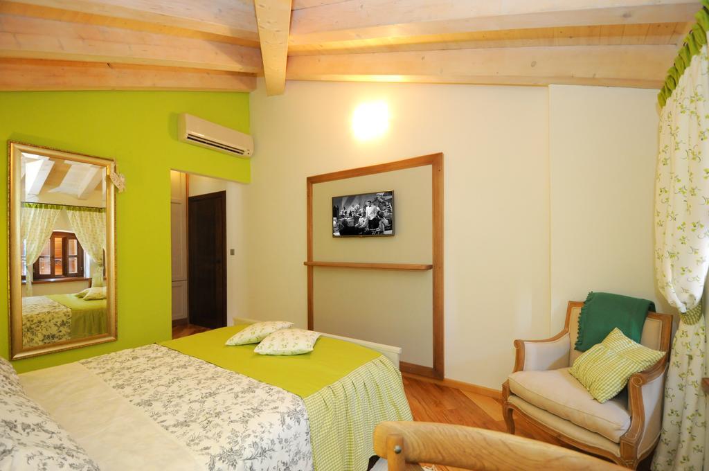 Bed & Breakfast Korta Gira Buici  Habitación foto