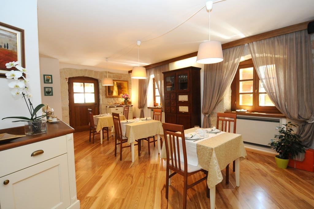 Bed & Breakfast Korta Gira Buici  Exterior foto